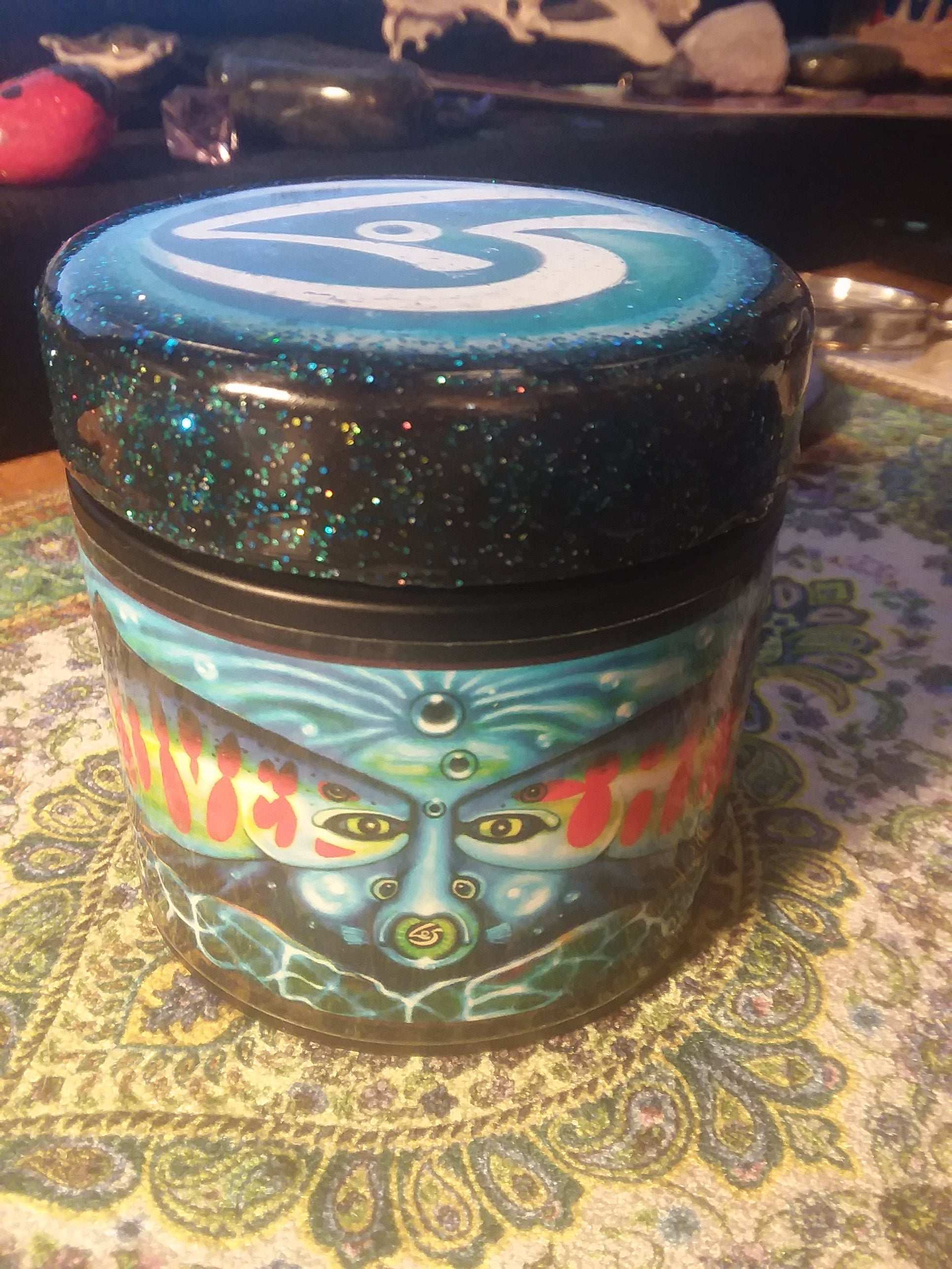 LoS Lid with Jar and Fish Eye View on jar
