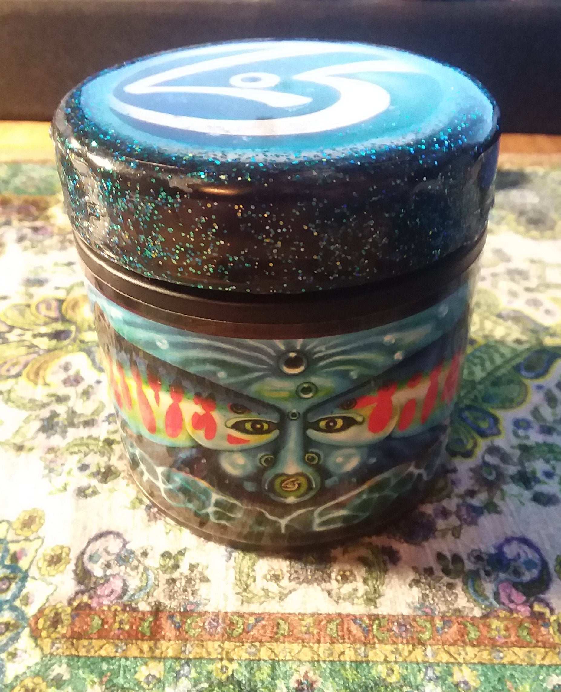 LoS Lid with Jar and Fish Eye View on jar